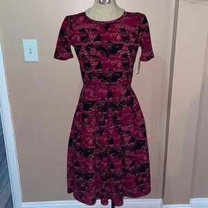 ✨LuLaRoe Geometric Print Amelia Dress